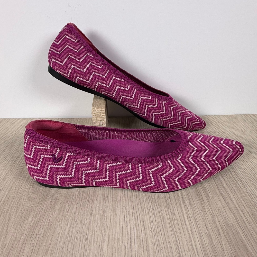 Vivaia Pointed Toe Knit‎ Flats Pink Purple Chevron Zig Zag Size 37.5 Womens